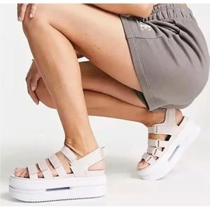 Nike Icon Classic Women’s Sandals Barely Rose/Pink Oxford-White. Reposhing.